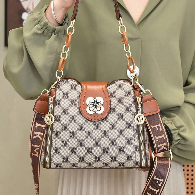 vintage letter printed shoulde - Vintage Zipper incelemesi ve fiyatı