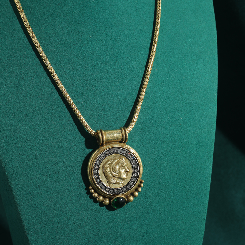 Head Ancient Coin Pendant Chok - Vintage Collectible Coins incelemesi ve fiyatı