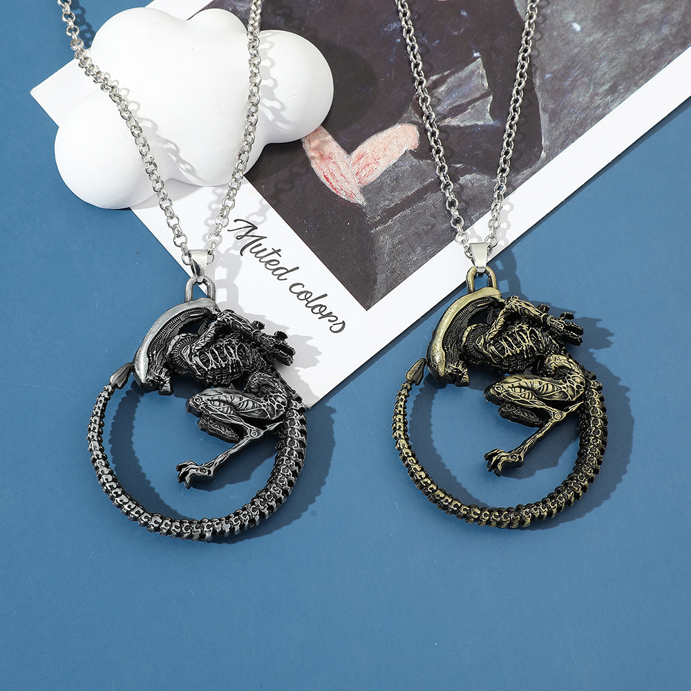 Gothic Alien Necklace - Vintag - Vintage Items incelemesi ve fiyatı