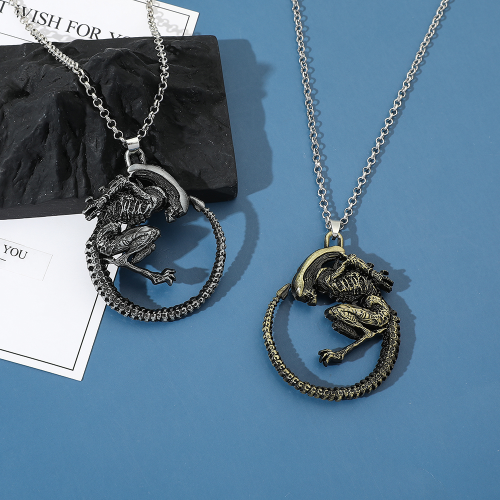Gothic Alien Necklace - Vintag - Vintage Items incelemesi ve fiyatı